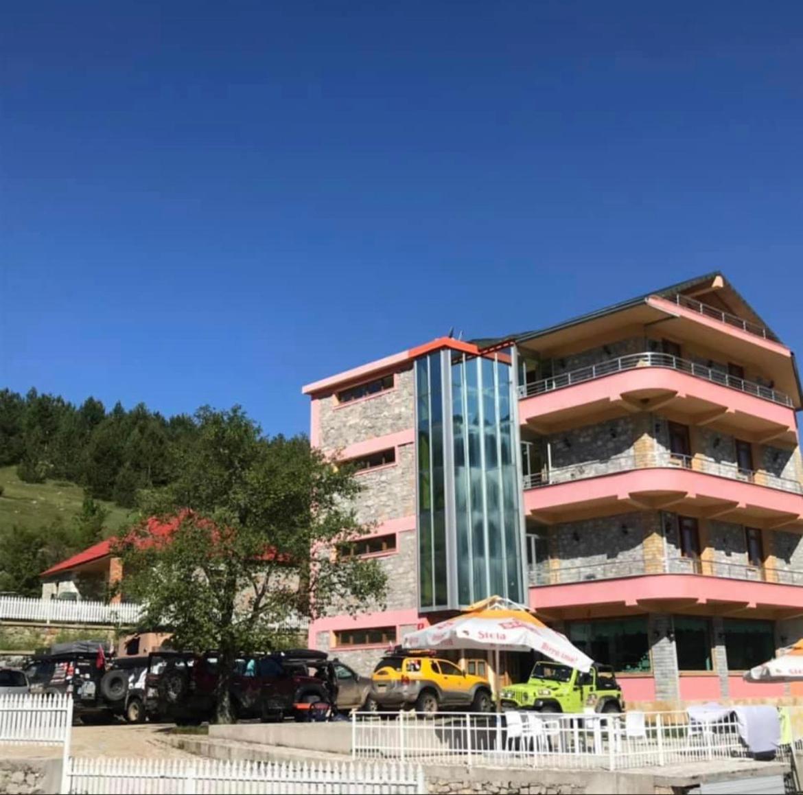 Lura Hotel Fushe-Lure 외부 사진