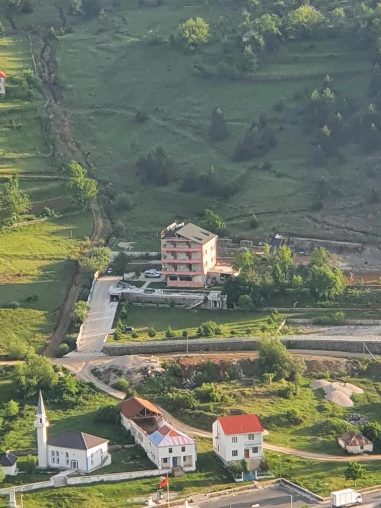 Lura Hotel Fushe-Lure 외부 사진